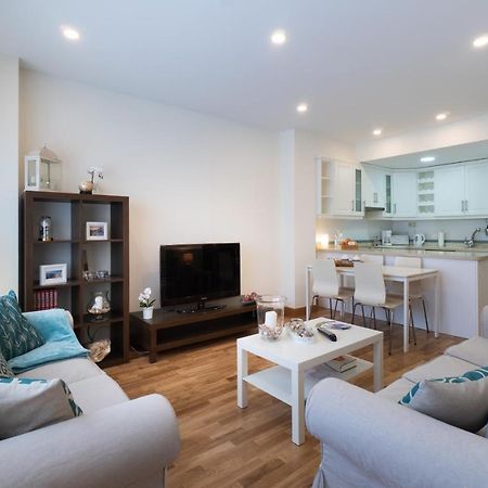 Malaga Centro Maria Zambrano Apartment Bagian luar foto