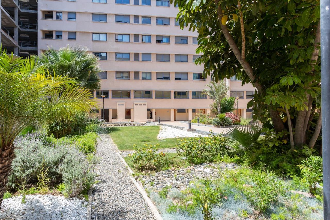 Malaga Centro Maria Zambrano Apartment Bagian luar foto